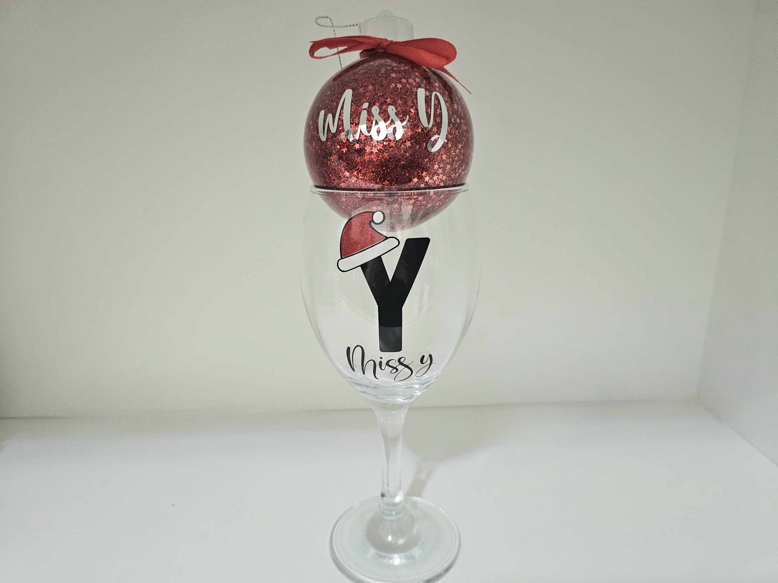 Gift Pack - Wine Glass and Christmas Bauble - Image 3