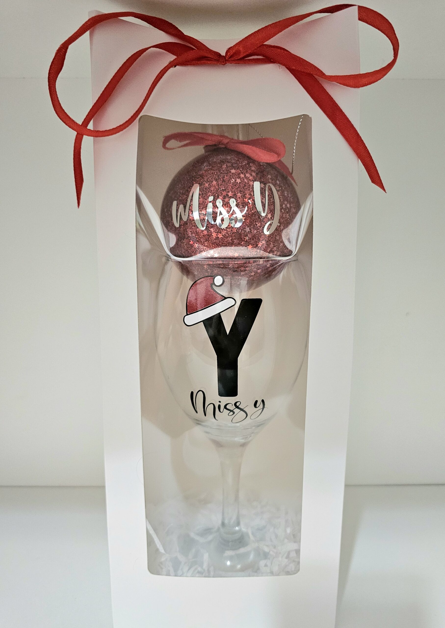 Gift Pack - Wine Glass and Christmas Bauble - Image 4